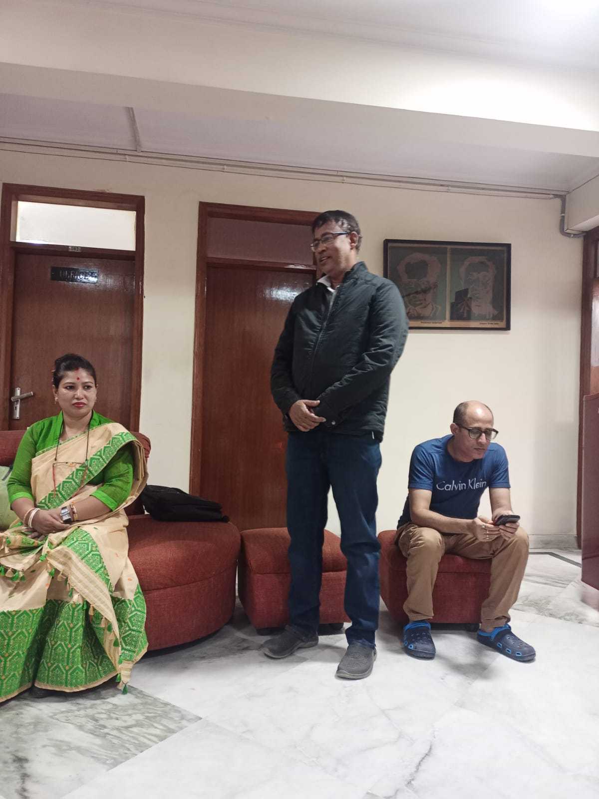 ড০ ভূপেন হাজৰিকাদেৱৰ পুণ্যতিথি উপলক্ষে এখনি স্মৃতিচাৰণ সভাৰ 